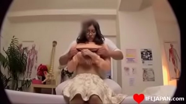 中出しハメ目的にマジメな女教師が通う性感整体