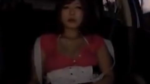 可愛いGALが金玉とちんこを舐めまわしそのまま口内射精