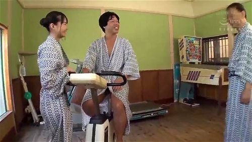 《松本いちか/中出し》温泉旅館で遭遇した美少女にデカマラぶち込んで狭～いワレメに精子を注ぎ込む