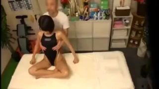 更衣室もトイレもバッチリ盗撮！エロすぎるマッサージテクで体育大生をオトす変態整体師！湊莉久