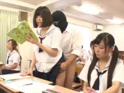 やりたい放題女子校のJKたちで性処理する透明人間