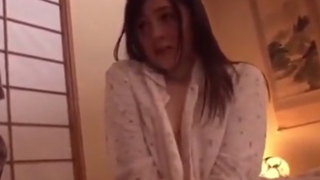 姉の旦那に夜這いされ焦りながらも悶え狂うお姉さん