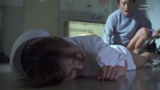 夜中まで働く疲れて仮眠していた看護婦を夜這いしてレイプするやばい患者