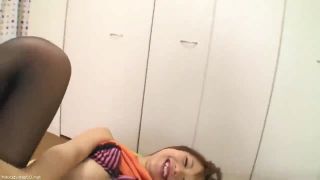 可愛い声のお姉さんがチンポをフェラチオ＆手コキでザー汁絞り