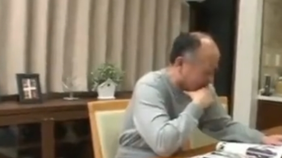 この親子ヤバイ…JK娘と親父がエロい関係だぞ