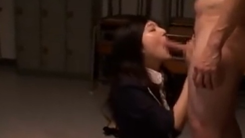 これは鬼畜がすぎるだろｗｗｗ美人教師が教室でケダモノたちと終わらない中出しＳＥＸでイキ狂ってるｗｗｗ