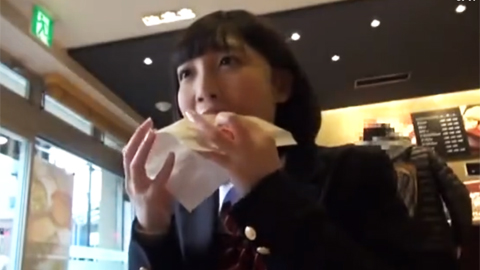 黒髪ショトカのロリ顔円光JKが熟練のオッサンテクで本気アクメをバチキメ