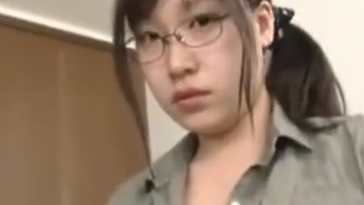 真面目なメガネ巨乳お姉さんにエッチのすばらしさを教える中出しSEX！