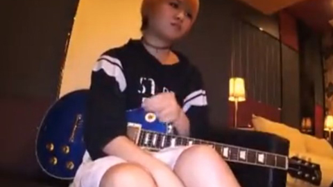 ■※個人撮影！挿入されながら電マでクリ責めしちゃう卑猥な女の子