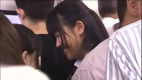 【女子校生】垢ぬけない制服JKが満員電車で巨乳当てすぎて痴漢レイプパイ射されるｗ