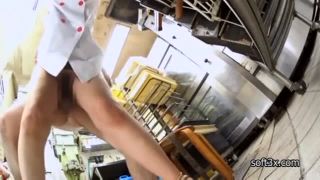 【人妻】キモ店長に性的関係を強いられ厨房でパコられて感じちゃうセクシーなパート妻