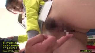 突然襲ってきた男に顔射レイプされちゃう巨乳お姉さん
