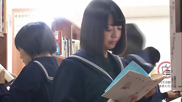 【有本紗世】椅子から飛び出るチンポを生ハメして騎乗位中出し！図書室で周りの目を気にせず、生チンポを貪る制服JK！！