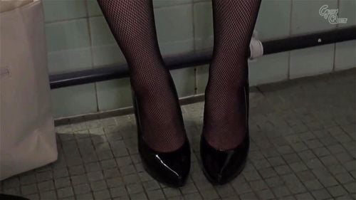 【水川かえで】息子にフェラチオ性処理してる事をネタに脅された豊満人妻は中出し輪●されまくってしまう